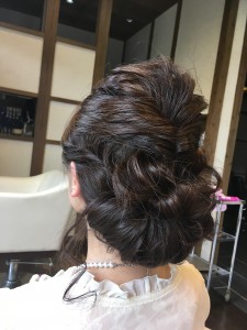 ギブソンロール くるりんぱ 結婚式 ヘアメイク