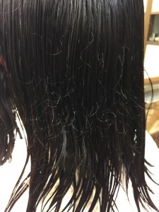 アホ毛 髪の毛の表面のクセ 治し方 美容室 りずむヘアデザイン 髪の毛のトラブル